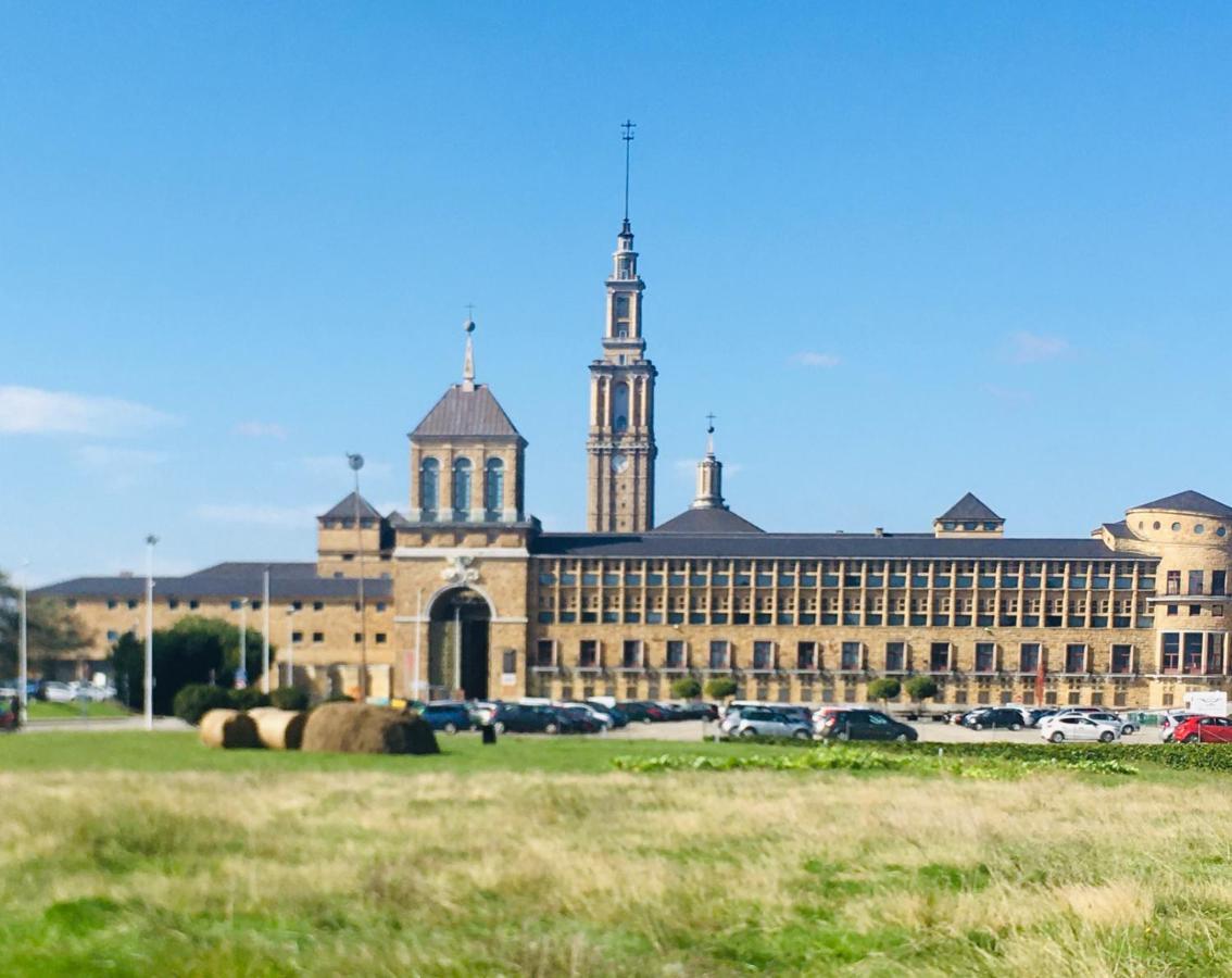 Apto. Jesuitas Gijón Exteriör bild
